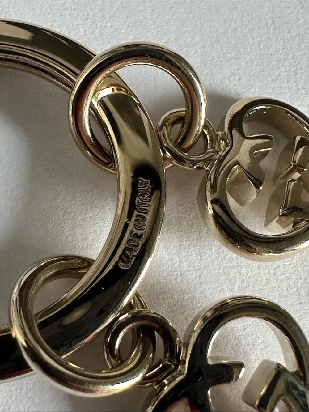 Gucci Interlocking GG Double Heart Key Ring Bag Charm Gold Tone with Box